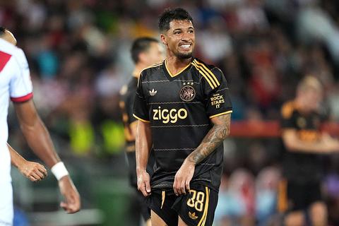 Oud-Ajacied haalt snoeihard uit naar miljoenenaankoop Ajax: 'Ik hoop dat ze het bonnetje nog hebben'