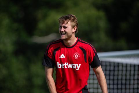'Geweldige' update over Matthijs de Ligt bij Manchester United: 'Een mooie bonus'