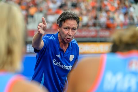 Nederlandse bondscoach wint van beste vriend op WK hockey: 'Ik gun hem alles, alleen vandaag niet'