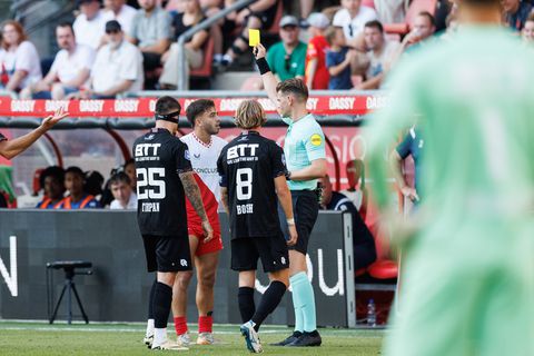 Joey Kooij laat zich weer gelden en neemt opmerkelijke beslissing tijdens FC Utrecht - Willem II