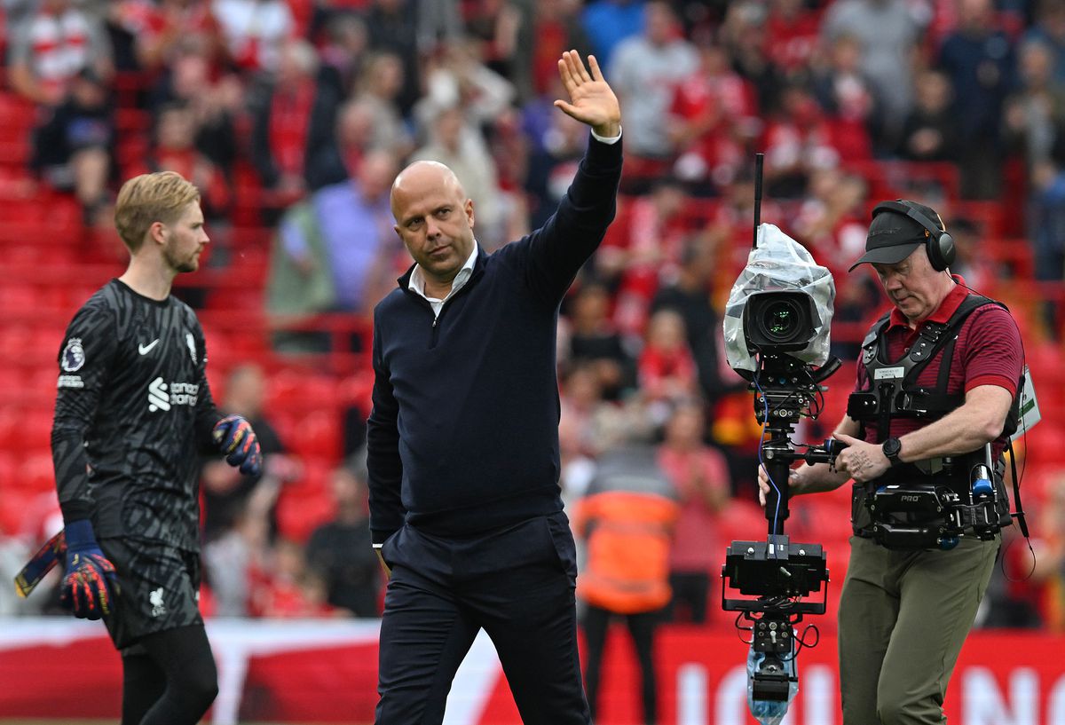 Arne Slot en 'in rep en roer geraakt' Liverpool imponeren Engelse media na ijzersterk optreden in de Premier League