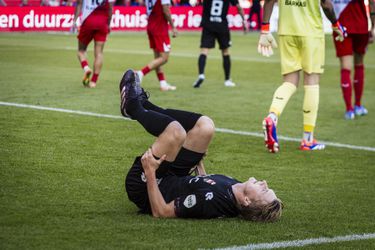 Spektakel bij FC Utrecht - Willem II: doelpuntenregen, meerdere eigen goals en veelbesproken beslissing Joey Kooij