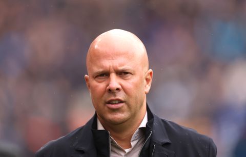 Arne Slot krijgt waarschuwing door 'wankele situatie' bij Liverpool: 'Het wordt balanceren voor hem'