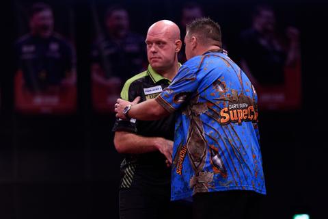 Verbazing om 'nieuwe standaard' bij topdarter Michael van Gerwen: 'Waarom zouden we dat nu zeggen?'