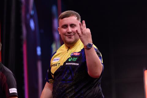 Pech stapelt zich op voor topdarter Luke Littler: snel gewenst vertrek uit Nederland valt in het water