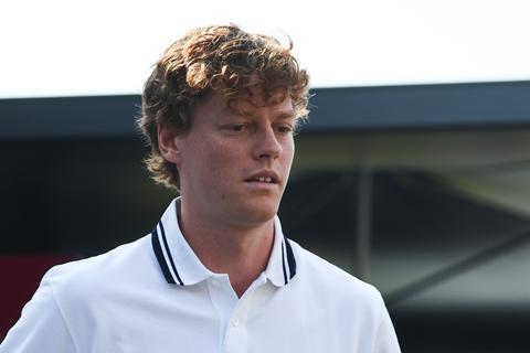 Terugkeer toptennisser Jannik Sinner moeilijker dan gedacht, twee scenario's mogelijk