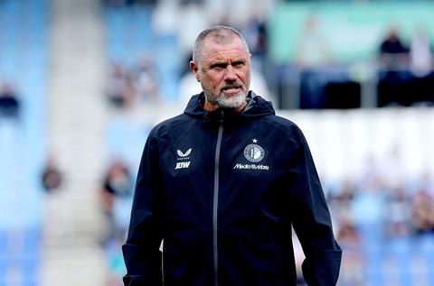 Feyenoord-icoon John de Wolf (63) openhartig over overleden moeder: 'Alle tranen kwamen er uit'