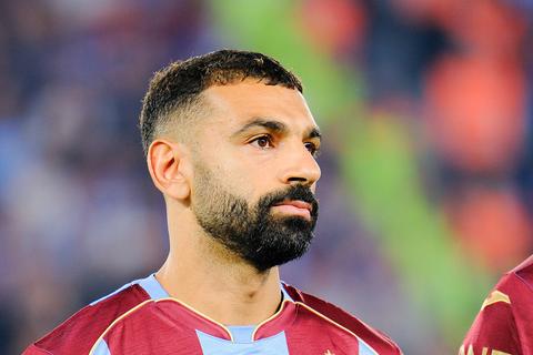 Topvoetballer Mohamed Salah hard gestraft na opmerkelijk incident met peperdure auto