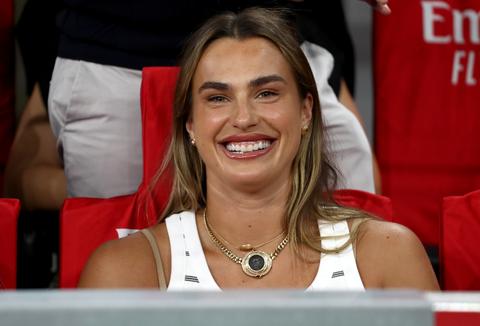 Toptennisster Aryna Sabalenka duikt plots op bij internationale topclub en krijgt speciaal cadeau