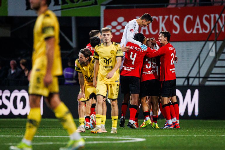 Werelddoelpunt in Keuken Kampioen Divisie: na Heracles - Ajax opnieuw een goal van eigen helft