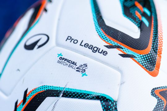 Topscheidsrechter uit Belgische competitie krijgt forse straf na bizarre fout buiten het veld