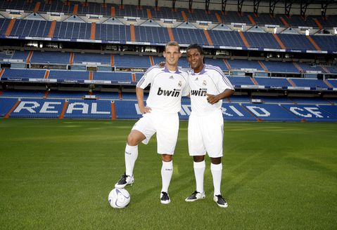 Ex-topvoetballers Rafael van der Vaart en Wesley Sneijder schrikken van heftig nieuws: 'Dan komt die klap wel keihard binnen'