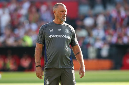 Volop lof voor Feyenoord-legende John de Wolf door openhartig boek over zieke moeder: 'Dan heb je ballen'