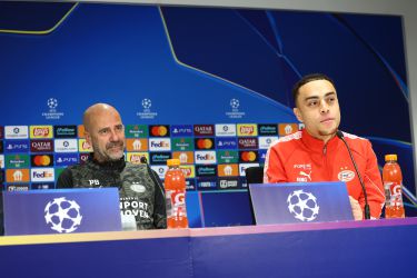 Sergiño Dest slachtoffer van verbreken gouden regel PSV-trainer Peter Bosz: 'Amateuristisch'