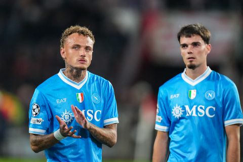 Italiaanse media eensgezind na afstraffing PSV tegen Napoli in Champions League: 'Zó machteloos zagen we ze nooit'