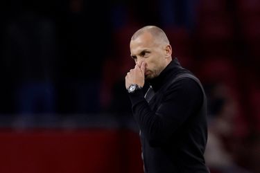 Geplaagde Ajax-trainer John Heitinga groot nieuws in Engeland: 'Dat zullen de fans niet vergeten zijn'