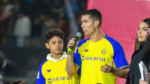 Cristiano Ronaldo met zijn zoon in 2023 © Getty Images