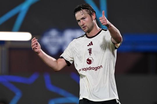Horroravond voor Matthijs de Ligt (27) bij Manchester United: pijnlijke rentree na 325 dagen afwezigheid