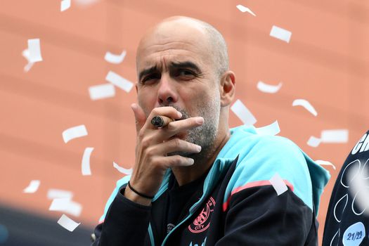 Succescoach Pep Guardiola plakt er nog een extra periode aan vast bij Manchester City