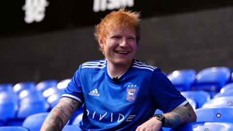 Hoe zanger Ed Sheeran een speler binnenhaalde voor zijn voetbalclub Ipswich Town