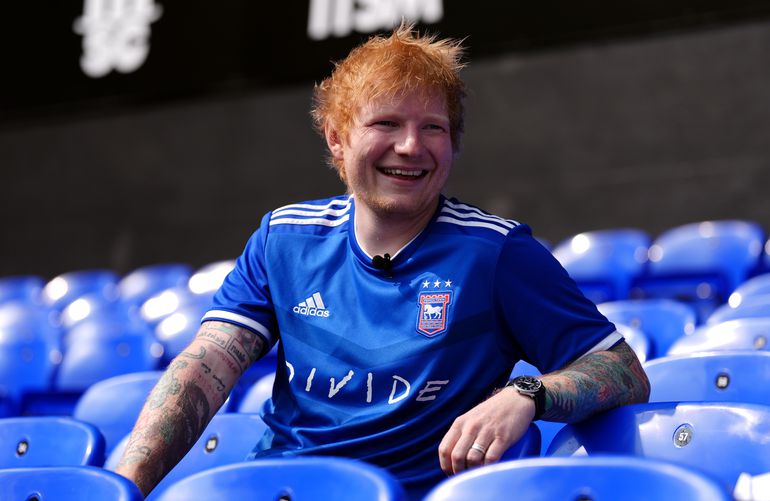 Hoe zanger Ed Sheeran een speler binnenhaalde voor zijn voetbalclub Ipswich Town