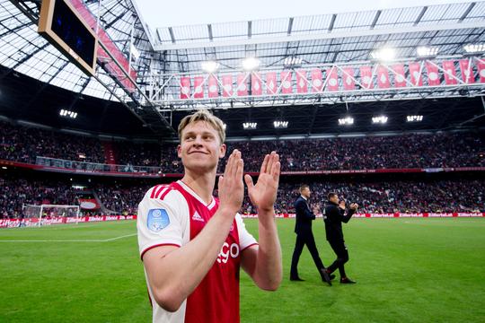 Topvoetballer Frenkie de Jong spreekt zich uit over terugkeer bij Ajax: 'Als het er in de toekomst van mag komen...'