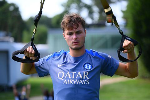 Voormalig AZ-speler en ex-international van België stopt op 26e met voetbal: 'Hoe onwerkelijk het ook voelt'