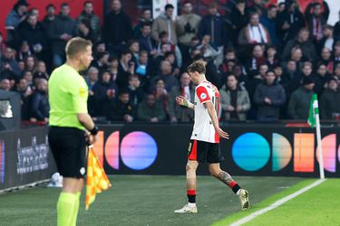 Druk neemt toe voor Robin van Persie: tien man van Feyenoord sleept punt uit het vuur tegen FC Twente