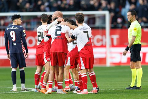 Live Eredivisie | FC Utrecht doet slordig PSV pijn na lange VAR-ingreep