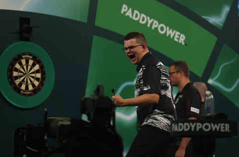 Speelschema en uitslagen WK darts: twee 'oranje-dagen' op rij, met liefst zes Nederlander in actie