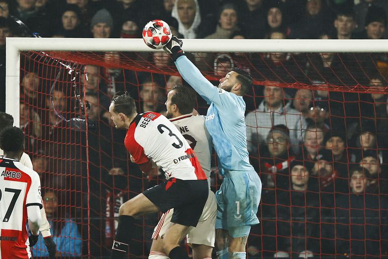 LIVE Champions League | Feyenoord dicht bij stunt tegen Bayern München dankzij uitblinkende Justin Bijlow