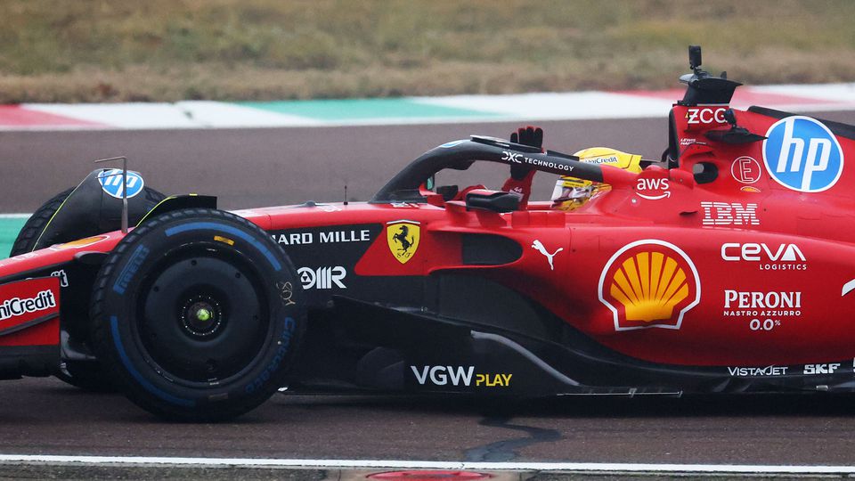 Droom van Lewis Hamilton (40) komt uit op het eigen circuit van Ferrari