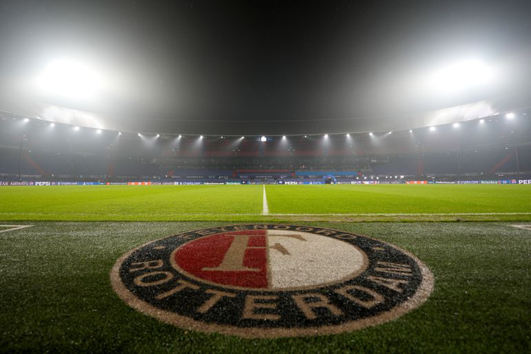 LIVE Champions League | Feyenoord hoopt ondanks onrust te stunten tegen Bayern München in cruciaal duel