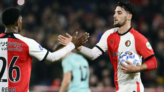 Feyenoord ontsnapt aan nieuw dieptepunt: David Hancko voorkomt blamage tegen hekkensluiter Almere City
