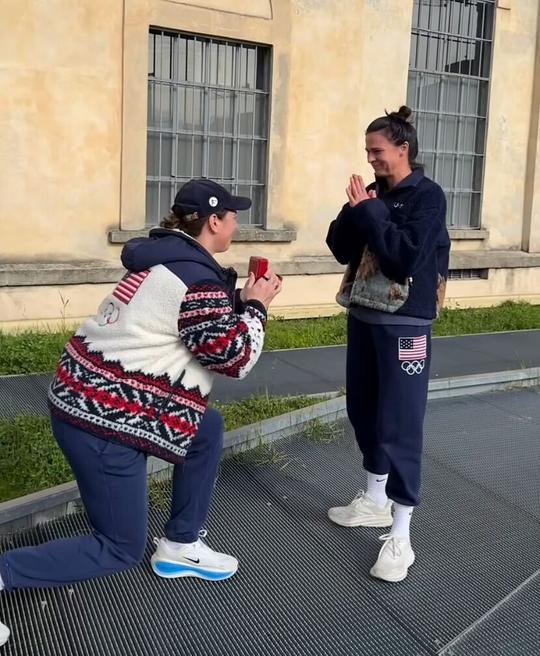 Nieuw liefdessprookje op de Olympische Spelen: eeuwige concurrent Wüst ten huwelijk gevraagd door vriendin