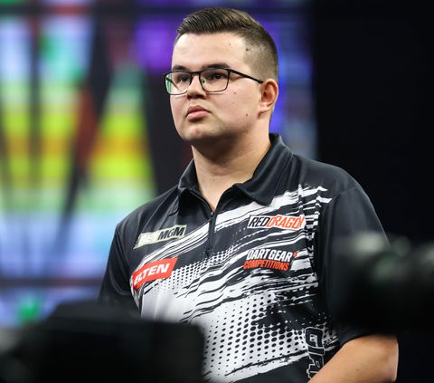 Topdarter Gian van Veen beleeft unicum in sensationele finale tegen Luke Littler