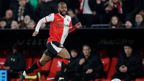 Feyenoord-aanwinst Raheem Sterling ontwijkt vraag over Premier League na debuut: 'Laten we het daar niet over hebben'