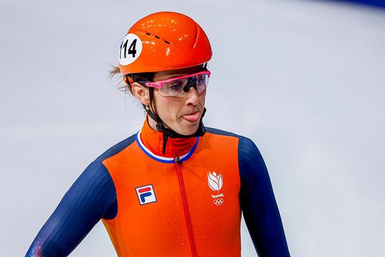 Veelbesproken Suzanne Schulting verzet haar zinnen als toeschouwer bij andere sport op Winterspelen