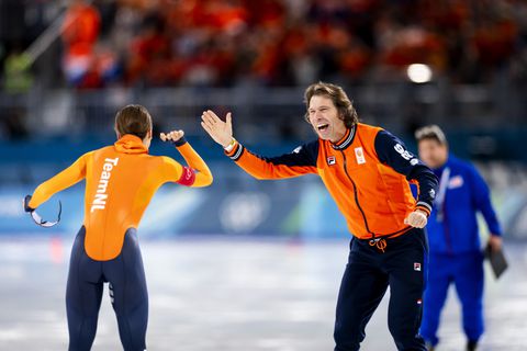 Coach Gerard van Velde euforisch over pupil Femke Kok na olympisch goud: 'Dit is mijn levenswerk'