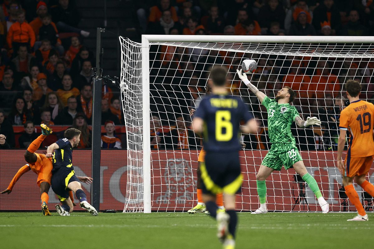 Oranje-doelman Mark Flekken over wereldredding eerste helft: 'Laat zien dat ik goed in mijn vel zit'