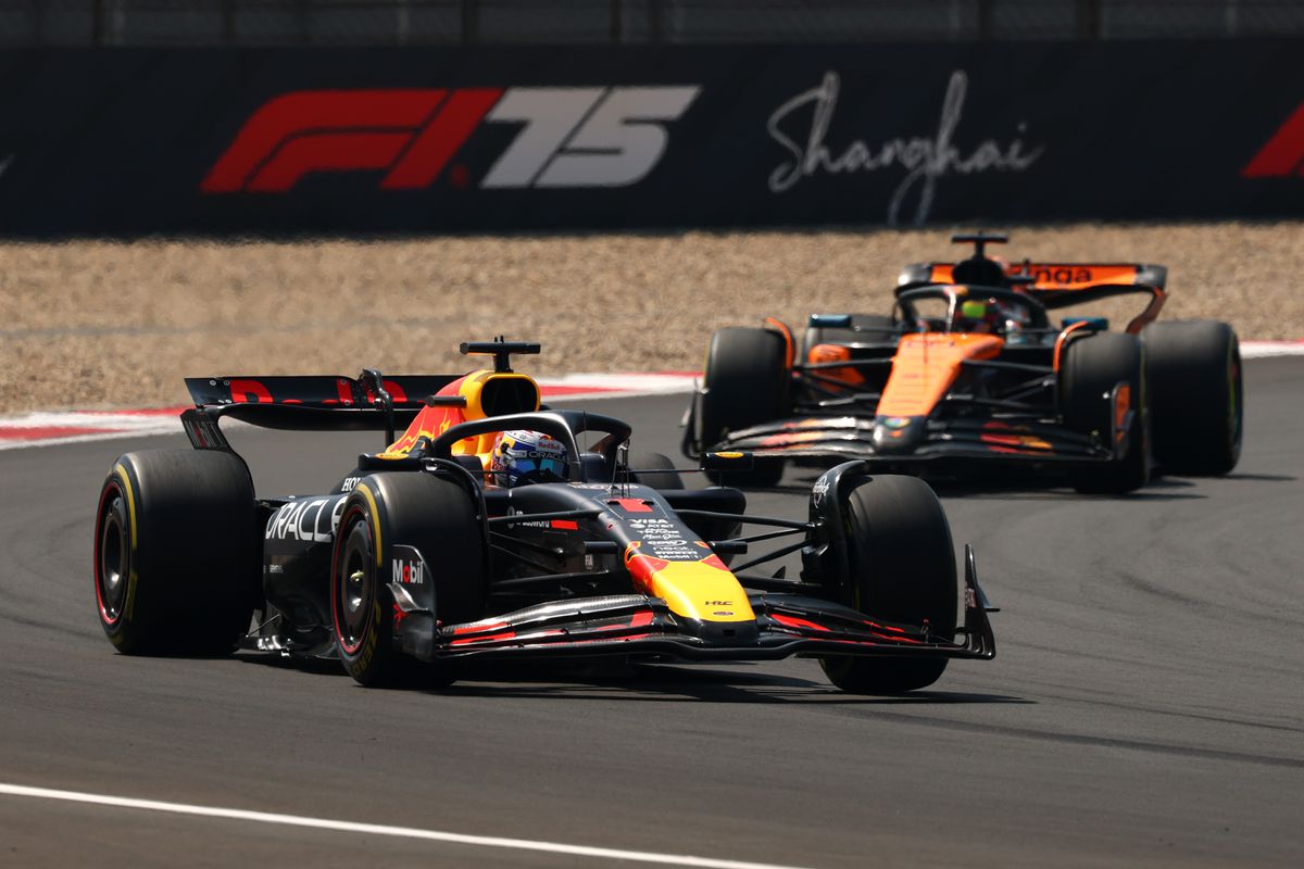 WK-stand Formule 1: Max Verstappen zakt weg na moeizame race in Bahrein