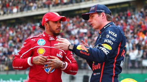 Teleurgestelde Max Verstappen 'overleeft' sprintrace in China, maar loopt wel in op Lando Norris