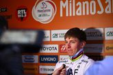 Tadej Pogacar wordt geïnterviewd tijdens de 116e 116th Milaan-Sanremo 2025 © Getty Images.
