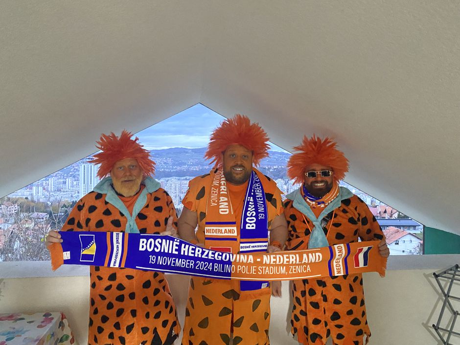 Iconische Oranje-fans doen boekje open over bijzondere verschijning: 'Mensen staan voor ons in de rij'