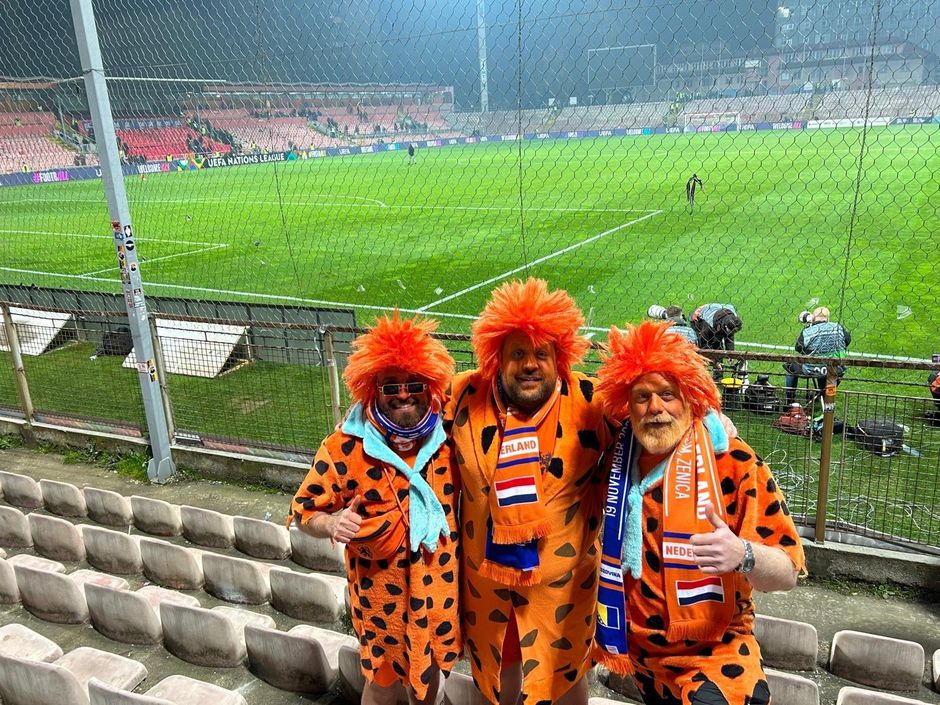 Hoe Oranje-supporters een gebroken adoptiefamilie terug bij elkaar brachten in de diepste krochten van Brazilië