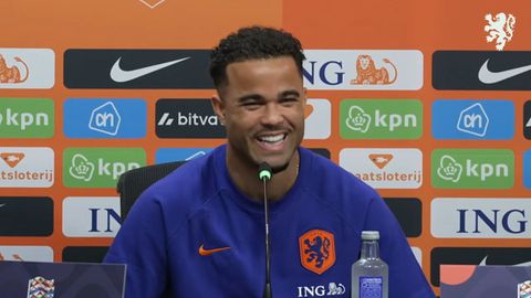 Gevatte uitspraak Ronald Koeman zorgt voor hilariteit bij Justin Kluivert en Nederlandse pers