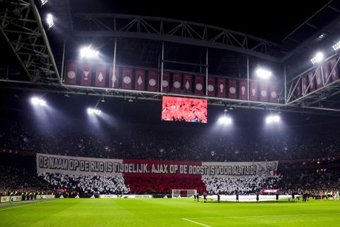 Politie Amsterdam verbijsterd door 'levensgevaarlijke' actie van Ajax-fans: 'Gelukkig is het goed gegaan'