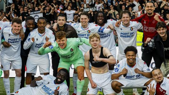 Ronald Koeman Jr. grote man bij Telstar-stunt tegen PSV: 'Mooi dat Peter Bosz dat zegt'