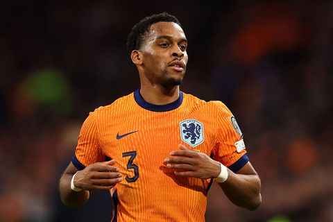 Oranje-bondscoach Ronald Koeman roept vervanger op voor geblesseerde topverdediger Jurriën Timber