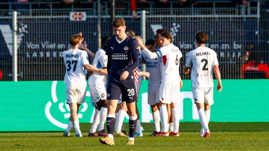 Dramatisch PSV zet zichzelf voor schut bij Telstar: vroegste titel in Eredivisie komt in gevaar